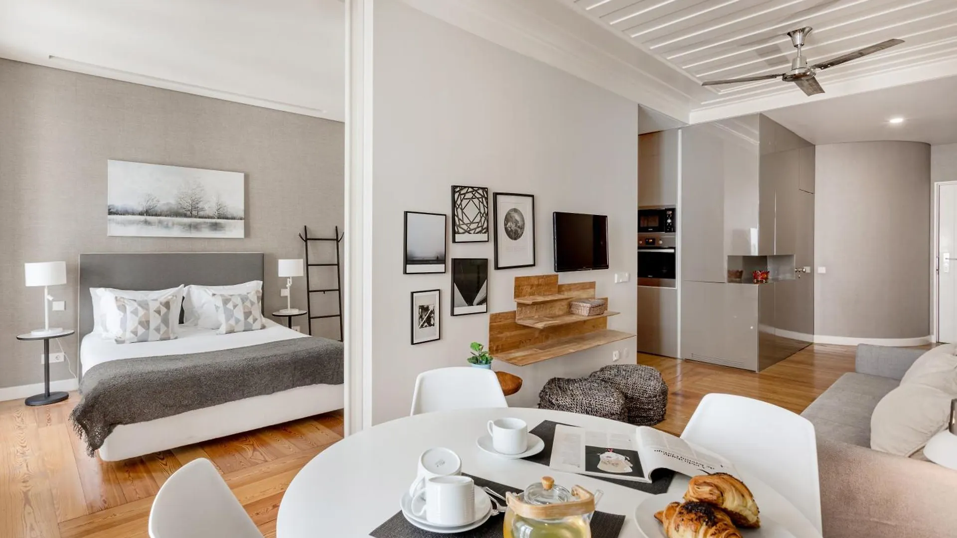 Trendy Chiado Flat Apartment Lisbon